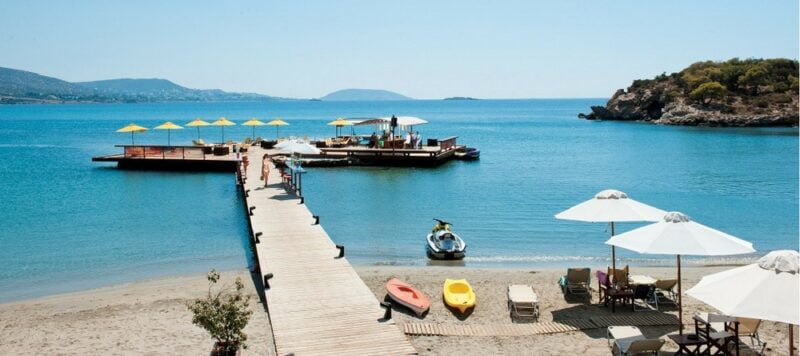 La plage de Lagonissi Grand resort Grend beach