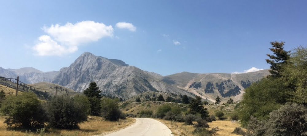Mont Chelmos mpontagne proche athènes kalvryta zarouchla