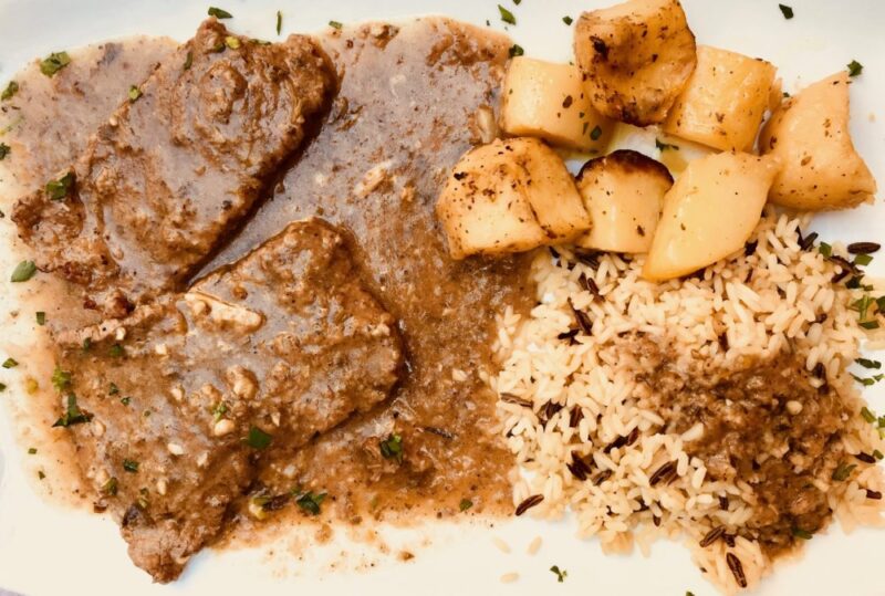 La recette traditionnelle grecque du Sofrito de Corfou