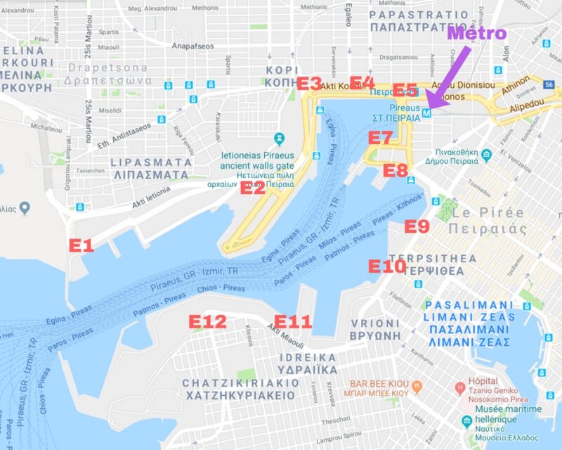 Le plan du port du pir&eacute;e &agrave; athenes avec quais embarquement et metro