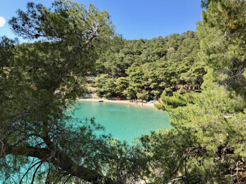 Poros, une &icirc;le grecque proche d'Athenes - les plages