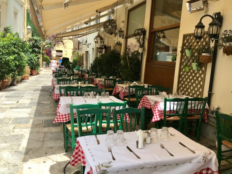 Visiter le quartier de Plaka à AThènes