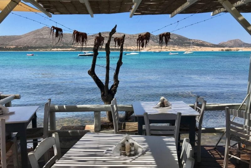 Lîle Antiparos en Grèce dans les Cyclades