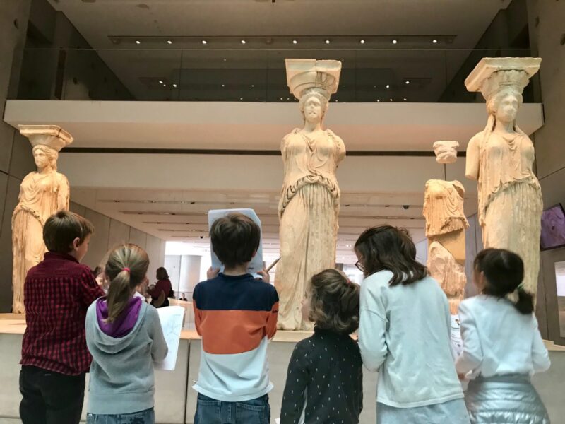 Visiter le mus&eacute;e de l'acropole d'athenes avec des enfants