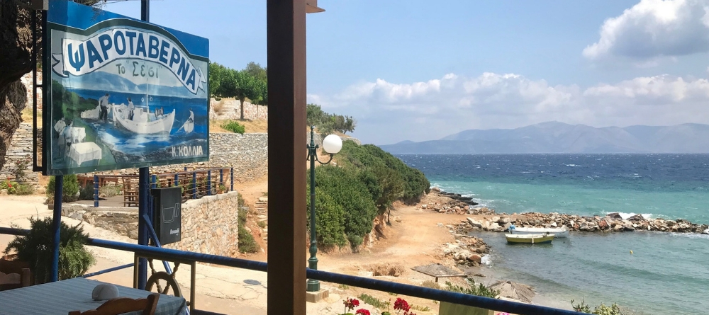 Restaurant authentique en bord de mer à Sesi près d'Athènes