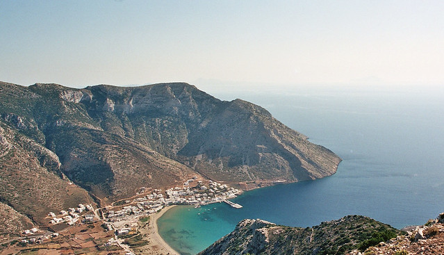 La plage de Kamares à Sifnos