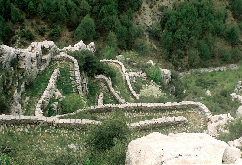 vradeto randonn&eacute;e escaliers de pierre