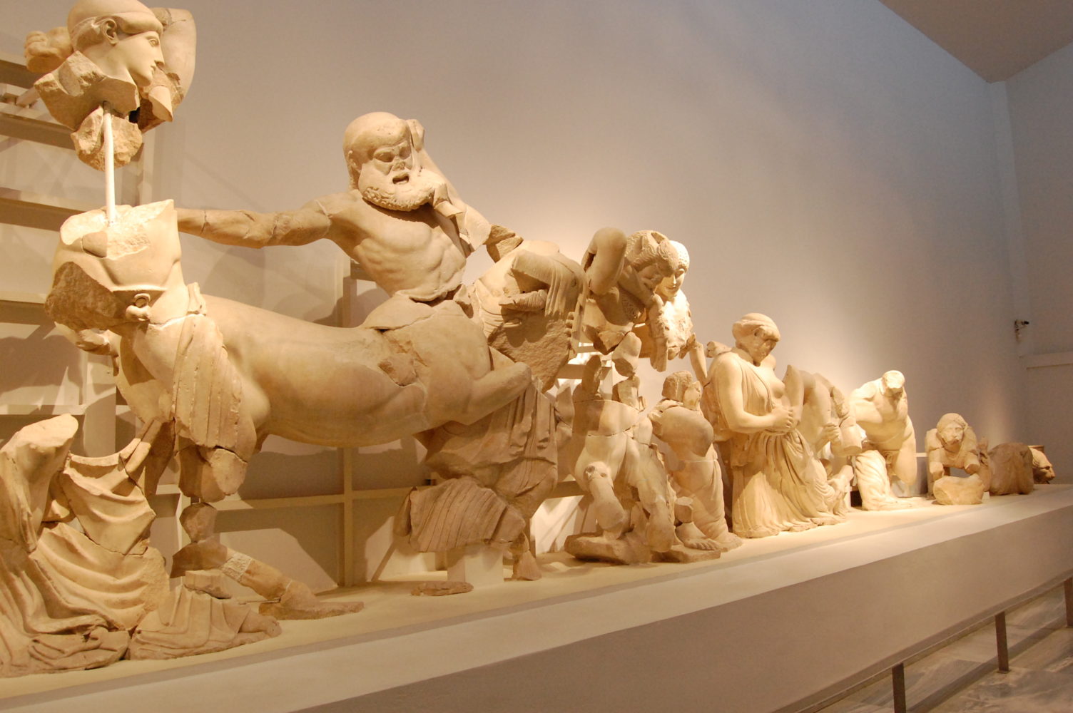 Sculptures du fronton du temple de Zeus à Olympie