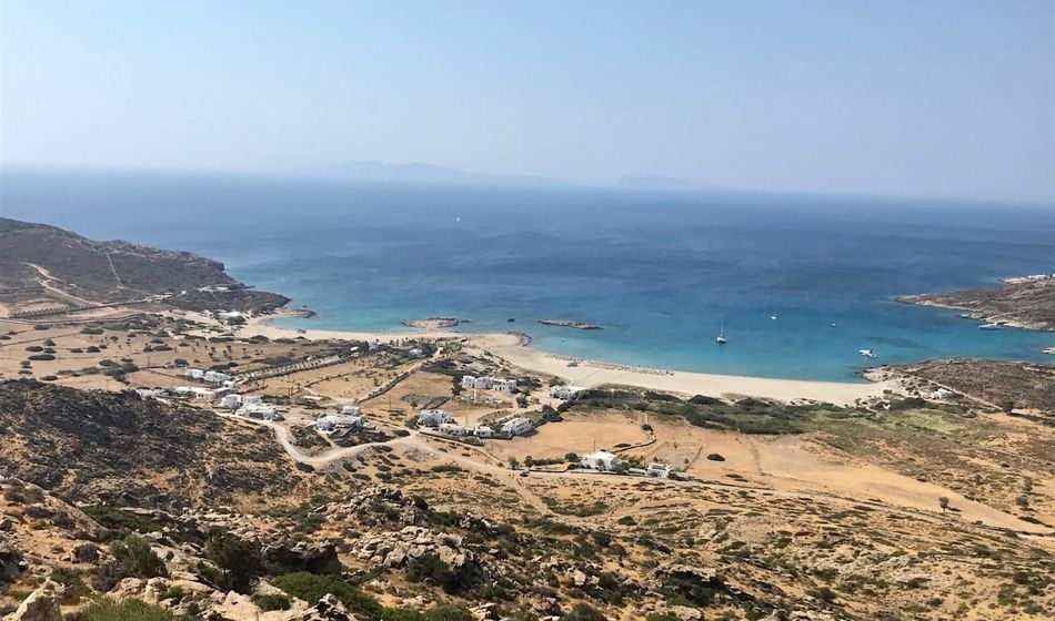 La plage de Manganari &agrave; Ios, dans les Cyclades en Gr&egrave;ce