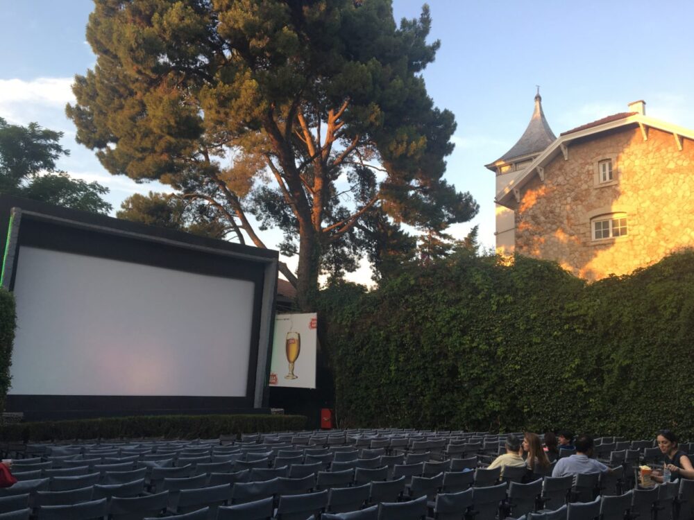 cin&eacute;mas de plein air &agrave; Ath&egrave;nes en 2020 ouverts malgr&eacute; le coronavirus