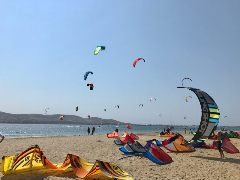 faire du kitesurf en Grèce paros naxos santorin kos rhodes Athènes Eubée