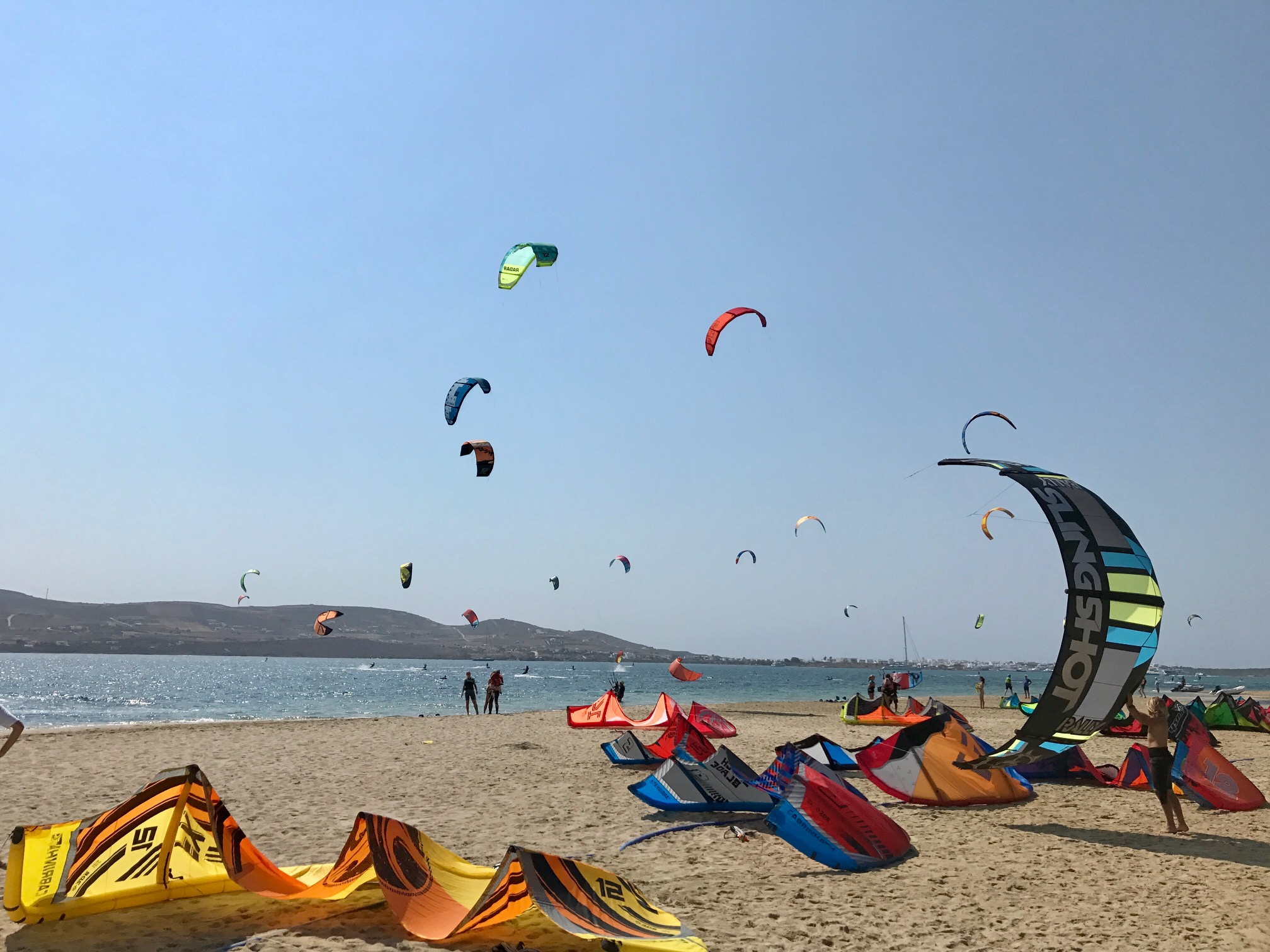 faire du kitesurf en Grèce paros naxos santorin kos rhodes Athènes Eubée