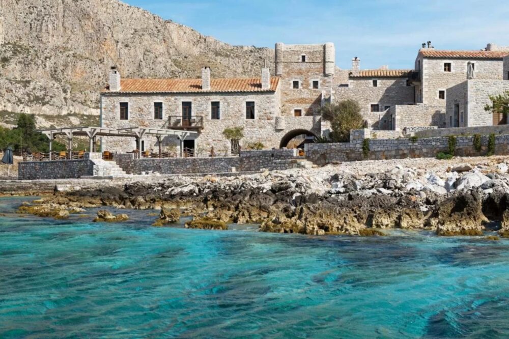 Maison traditionnelle kirimai hotel dans le magne authentique pierre vue sur mer