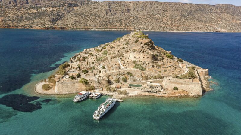 Visiter l'île de Spinalonga en Crète, l'île des lépreux, l'île des oubliés de Victoria Hislop