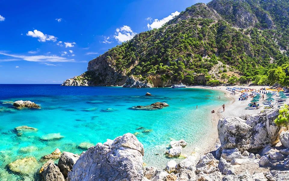 mer bleue turquoise sur &icirc;le de Karpathos en Gr&egrave;ce- stage dessin Pascaline