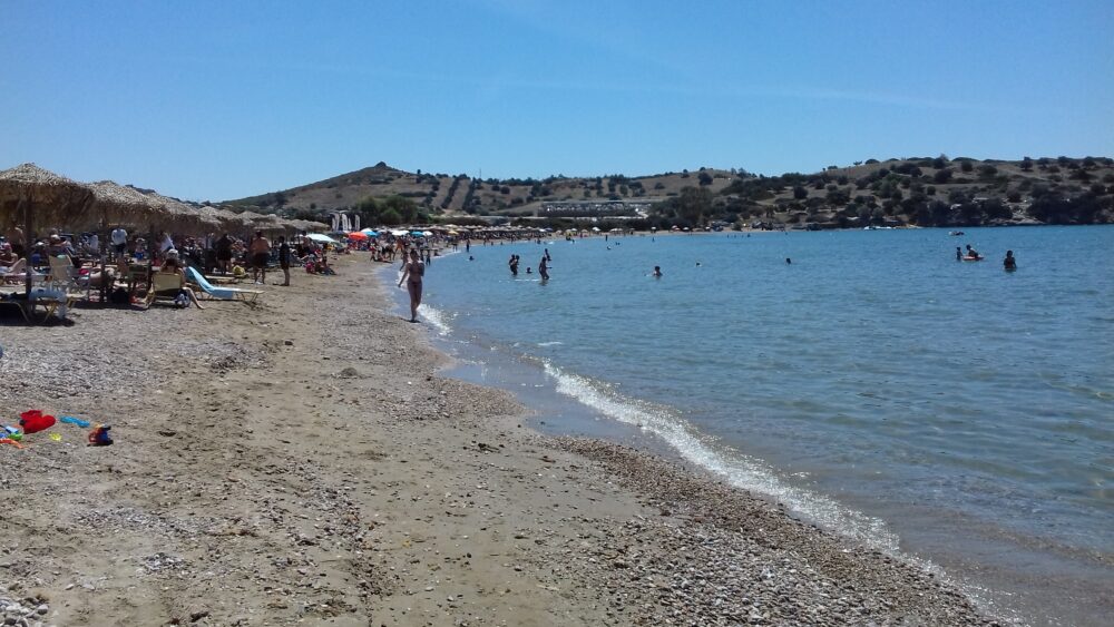 Des Plages &agrave; ath&egrave;nes : Charakas une plage &agrave; Sounion - plage athenes