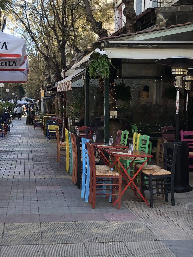 Terrasse d'un café à Koukaki