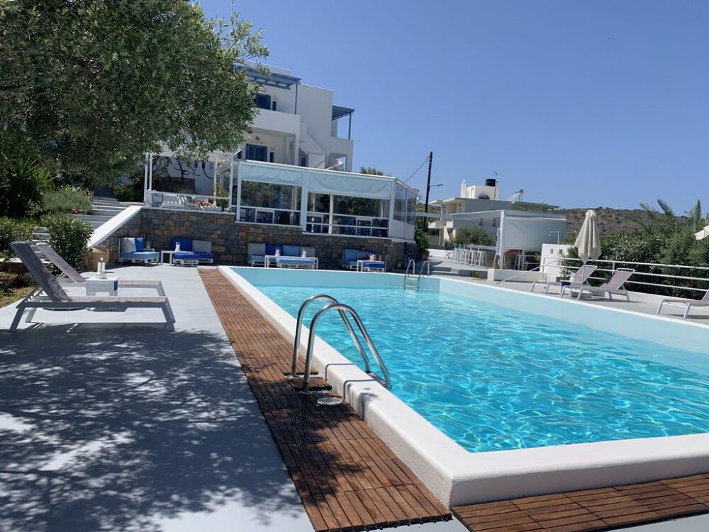 piscine au milatos village