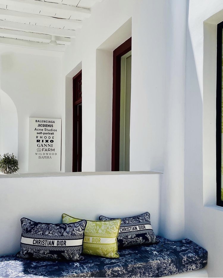 Dior mykonos magasin de luxe dans la Chora