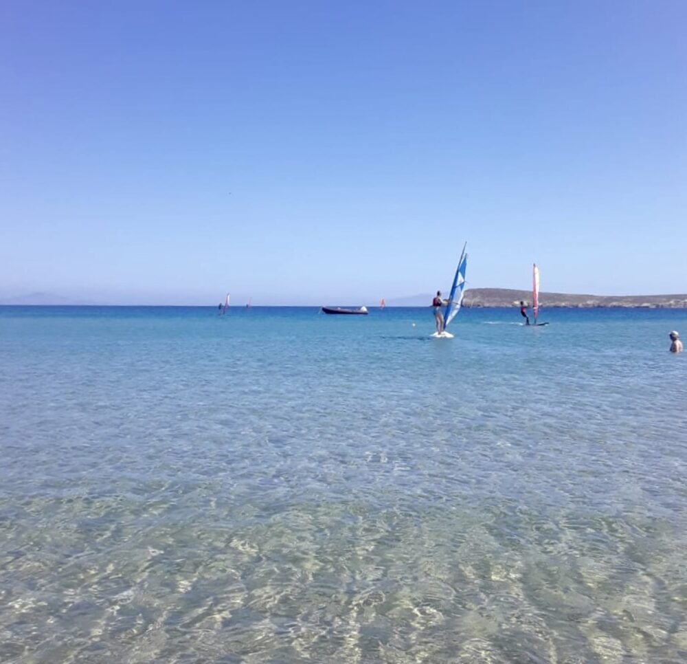 Planches &agrave; voile &agrave; Golden Beach, Paros