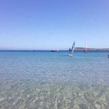 Planches &agrave; voile &agrave; Golden Beach, Paros