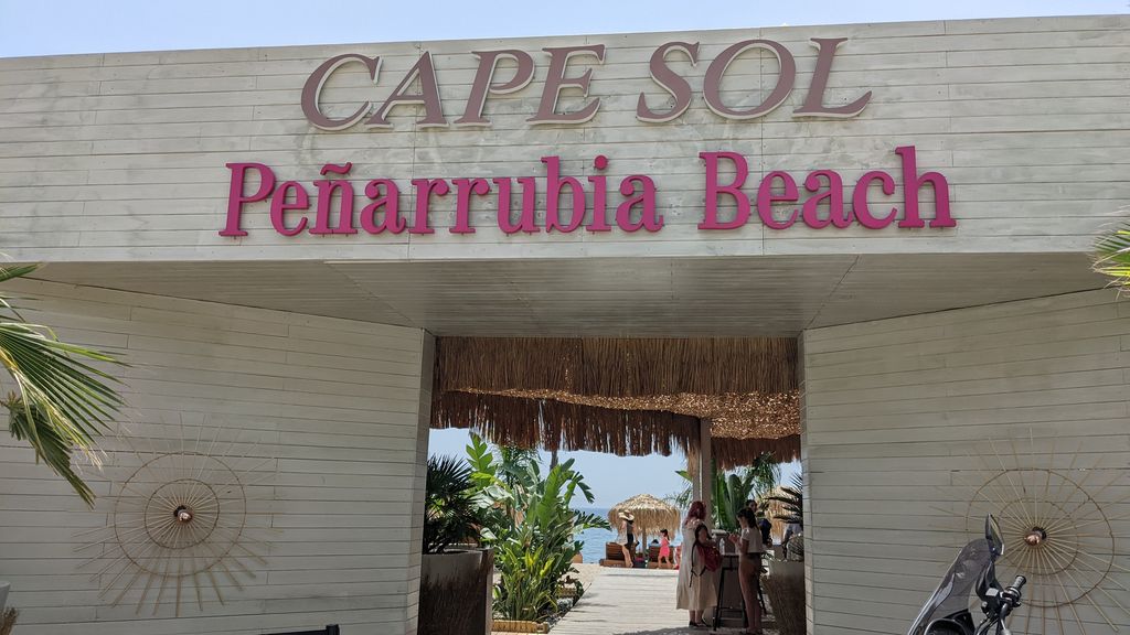 kalamaki beach, plage facilement accessible en tram bus ou métro depuis Athènes