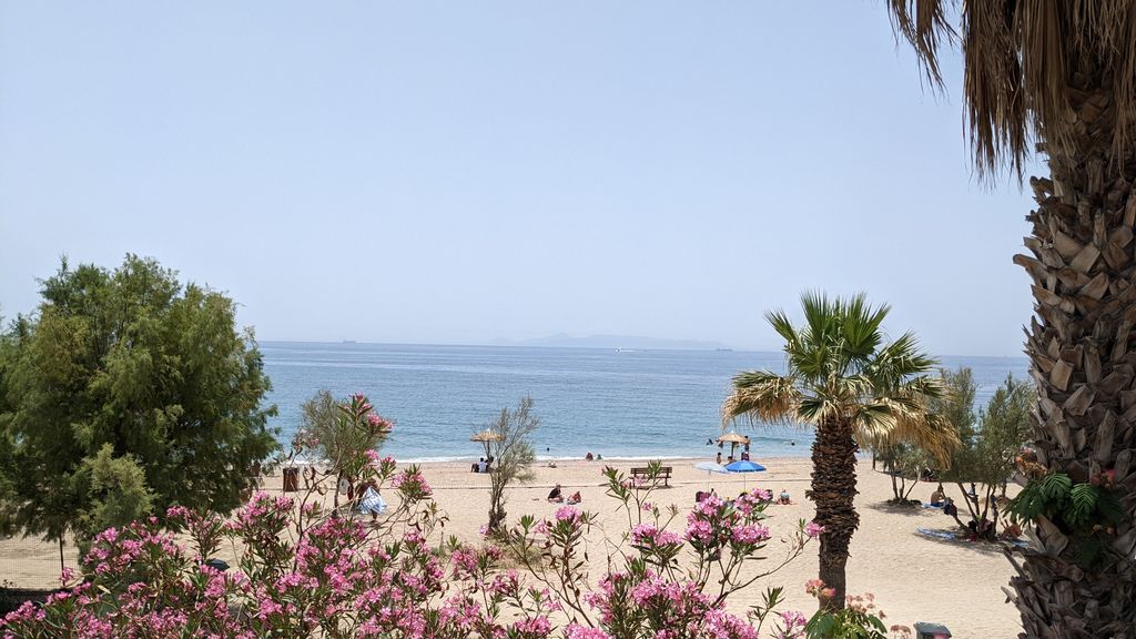 Plages d'Athènes facilement accessibles en tram, bus ou métro