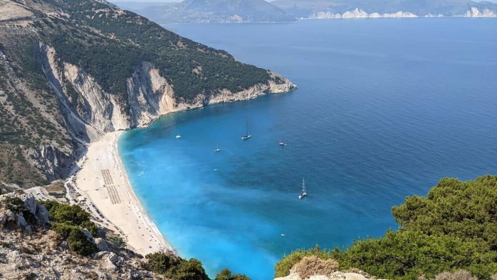 plage de Myrtos &agrave; C&eacute;phalonie-Kefalonia, une des plus belles plages de Gr&egrave;ce