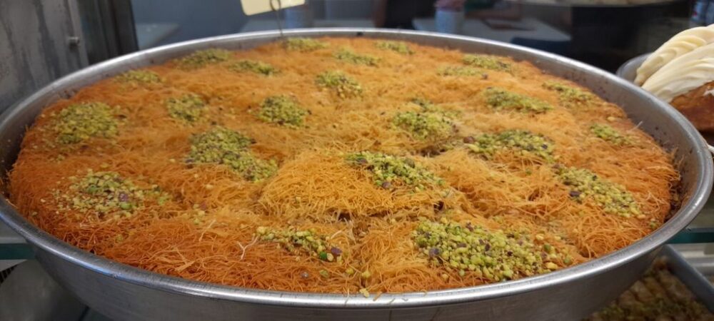 patisserie grecque traditionnelle &agrave; l'inspiration orientale : kadaifi et baklava