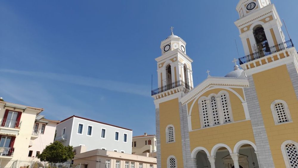 une &eacute;glise dans la vieille ville de Kalamata en Mess&eacute;nie, dans le P&eacute;loponn&egrave;se en Gr&egrave;ce