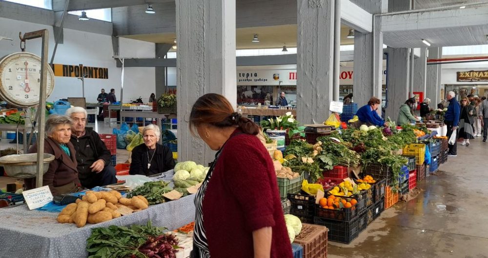 Marché à Kalamata en Grèce, le laiki