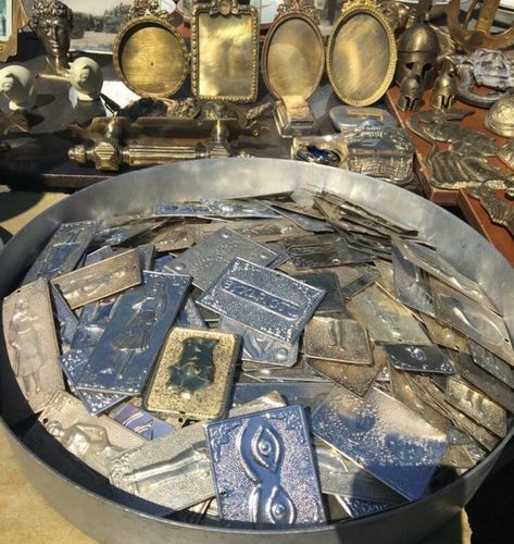 ex votos au marché aux puces de Monastiraki à Athènes