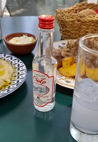 ouzo servi avec ses mezzes