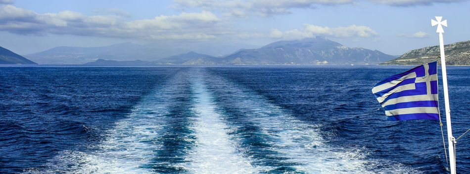 un ferry en mer en Grèce