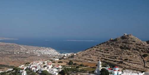 Village de Poli, montagne, mer, &agrave; Kasos en Gr&egrave;ce