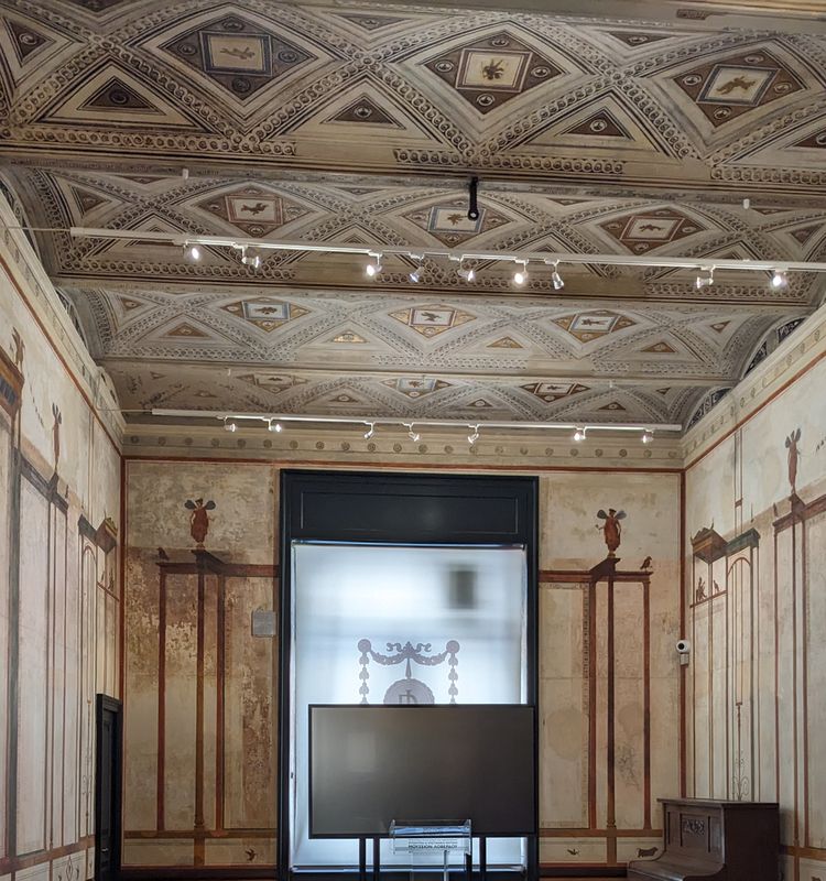 salle de Pomp&eacute;i dans le mus&eacute;e Loverdos &agrave; Ath&egrave;nes